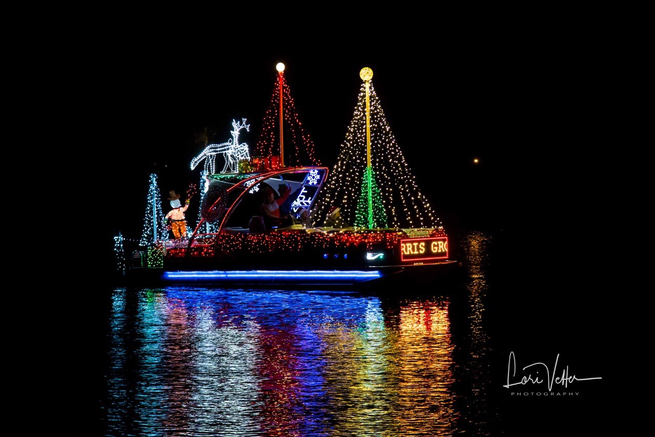 See The Beautifully Decorated Boats From The 2019 Holiday Parade A   Thumbnail Boats Vetter Thumb 16 Of 41 